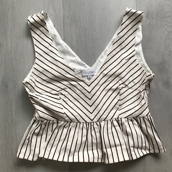 INTERMIX Tops - INTERMIX WHITE RED CHEVRON STRIPE PEPLUM CROP BLOUSE V NECK CROP WOMENS P